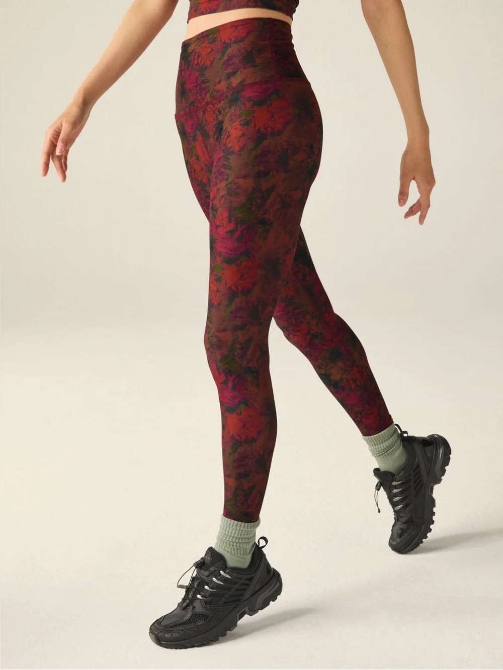 Beyond Yoga Caught in the Midi High Waisted Leggings Midnight Floral Sz S